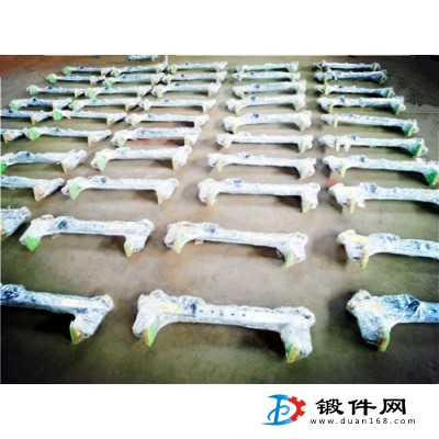 石材專用夾具使用變形什么原因?