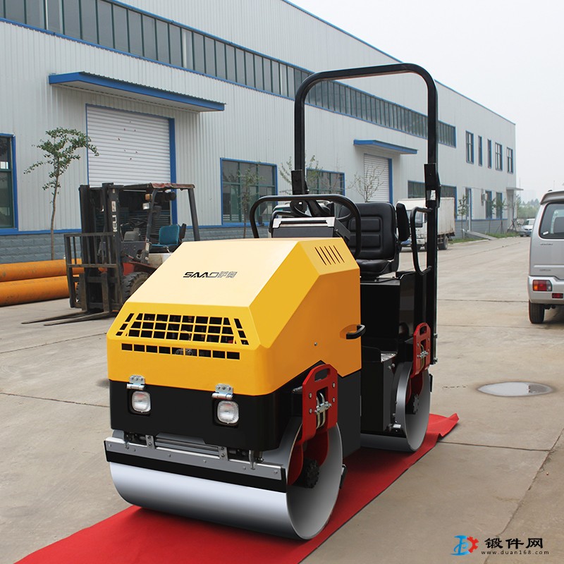 小型液壓壓路機保養方